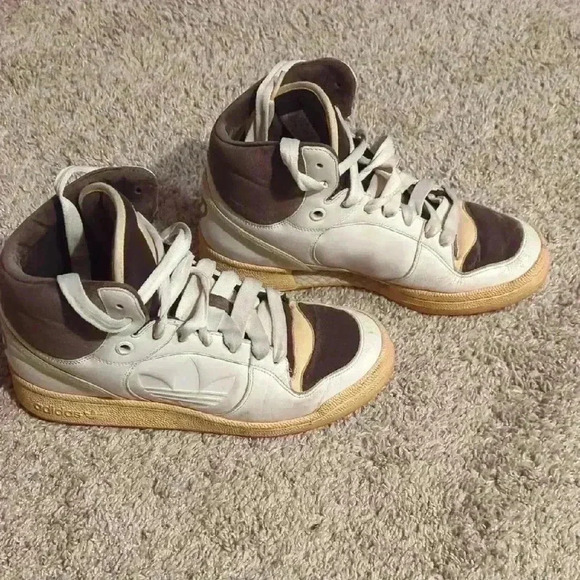 Adidas "Respect Me" shoes, white, brown and yellow, size 7 - Picture 1 of 9